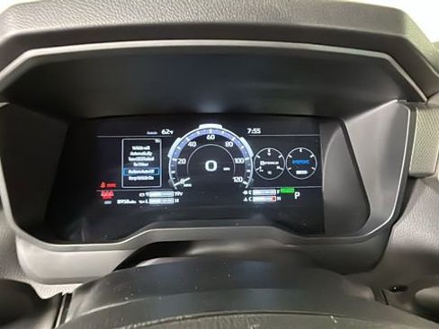 Used 2025 Toyota Tundra Limited AWD/4WD image 18