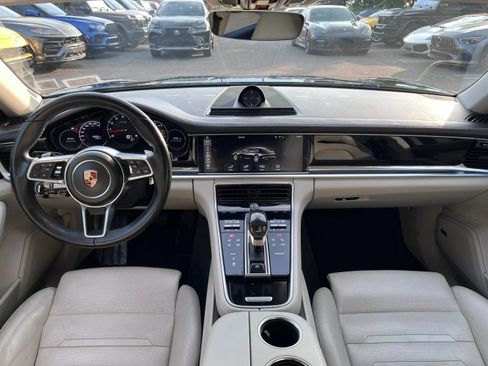 Used 2017 Porsche Panamera w/ Premium Package RWD image 28