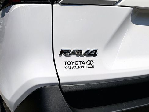 Used 2025 Toyota RAV4 XLE w/ Convenience Package image 27