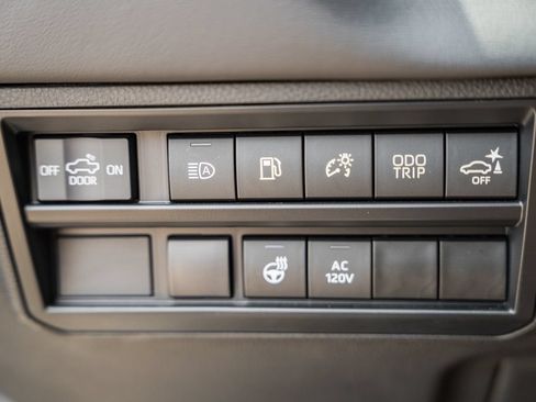 Used 2024 Toyota Tundra Platinum AWD/4WD image 46