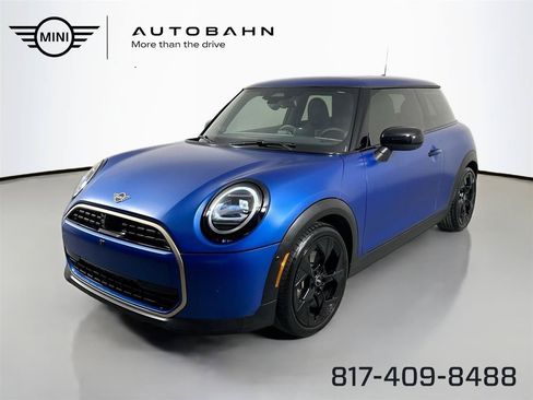 Used 2025 MINI Cooper 2-Door Hardtop FWD image 1