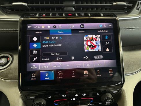 Used 2023 Jeep Grand Cherokee L Overland image 22