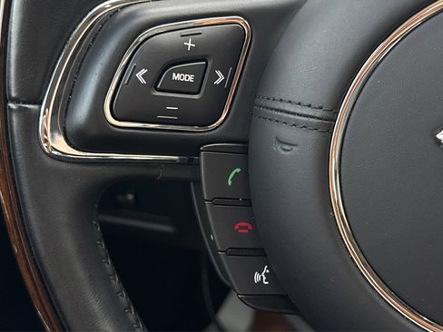 Used 2016 Jaguar XJ R-Sport RWD image 35