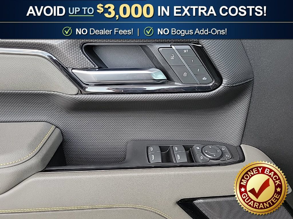 Used 2025 Chevrolet Silverado 1500 ZR2 w/ Technology Package AWD/4WD image 18