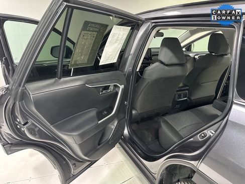 Used 2021 Toyota RAV4 XLE image 25