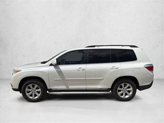 Used 2013 Toyota Highlander SE FWD video 2