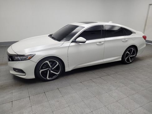Used 2020 Honda Accord Sport image 2