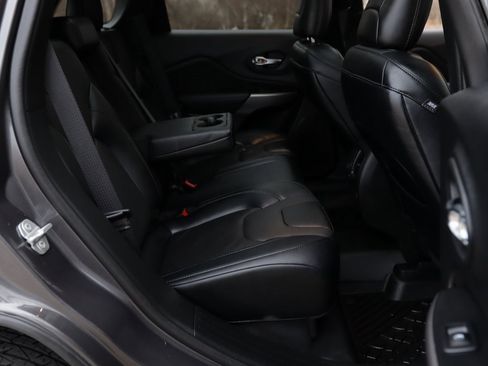 Used 2022 Jeep Cherokee Latitude Lux w/ Sun & Sound Group image 31