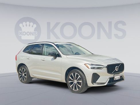 Used 2023 Volvo XC60 B5 Plus w/ Protection Package Premier AWD/4WD image 18