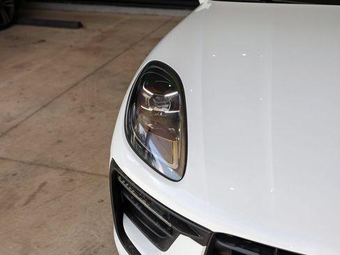 Certified 2026 Porsche Macan AWD/4WD image 11