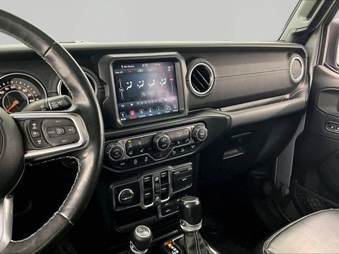 Used 2020 Jeep Gladiator Overland AWD/4WD image 6