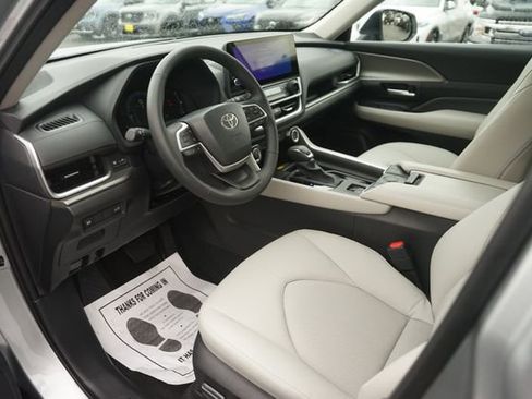 Used 2026 Toyota Grand Highlander FWD image 8