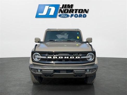 New 2025 Ford Bronco Outer Banks image 8