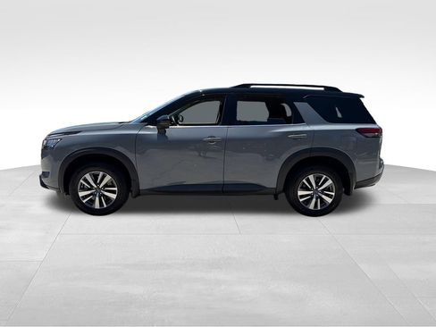 Certified 2024 Nissan Pathfinder SL FWD image 4