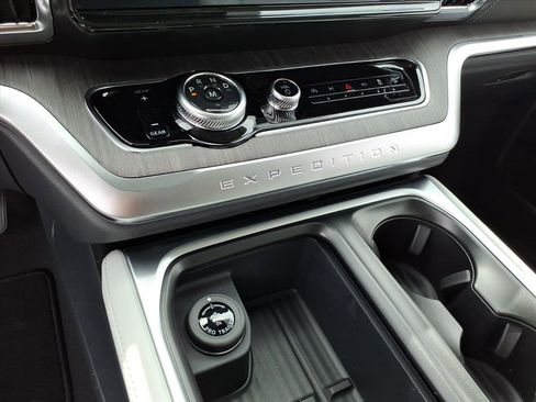 New 2026 Ford Expedition Platinum w/ Platinum Ultimate Package image 14