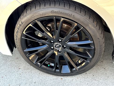 Used 2023 Toyota Corolla LE image 23