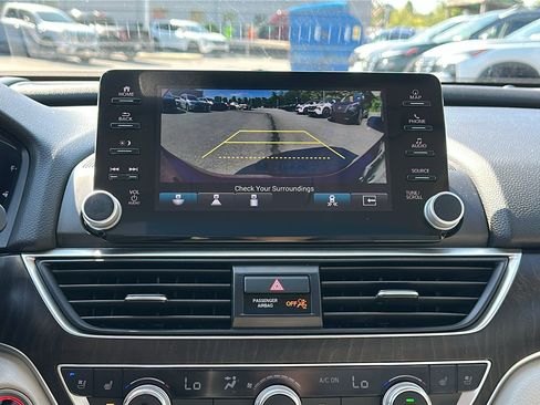 Used 2020 Honda Accord Touring image 21