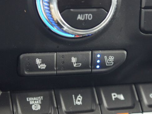 Used 2021 GMC Sierra 2500 Denali w/ Denali Black Diamond Edition image 8