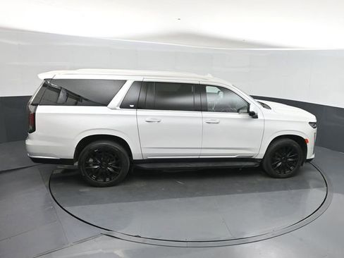 Used 2021 Cadillac Escalade ESV Luxury AWD/4WD image 31