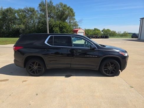 Used 2020 Chevrolet Traverse LS w/ LPO, Blackout Package AWD/4WD image 9
