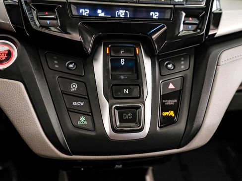 Used 2018 Honda Odyssey Touring image 23