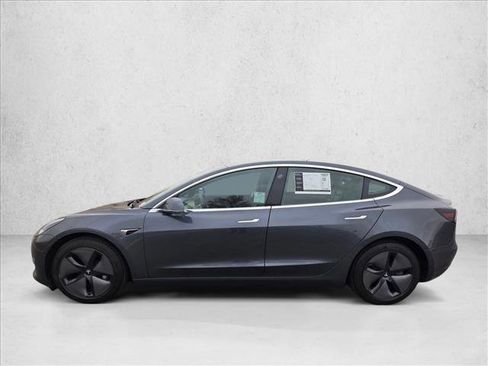 Used 2019 Tesla Model 3 Standard Range Plus image 9