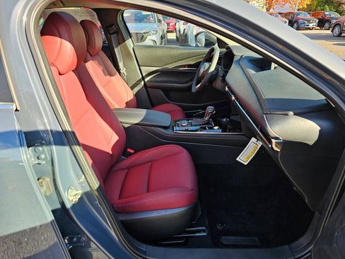 New 2025 MAZDA CX-30 AWD 2.5 S w/ Preferred Package image 29