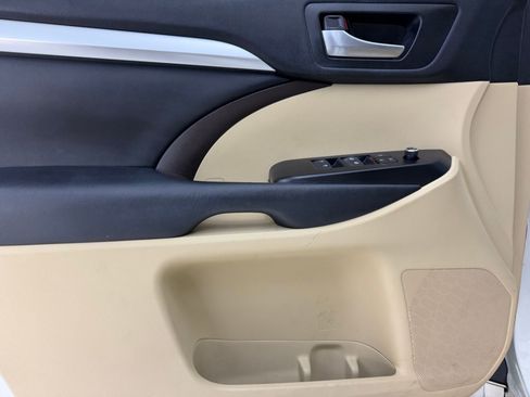 Used 2018 Toyota Highlander XLE image 13
