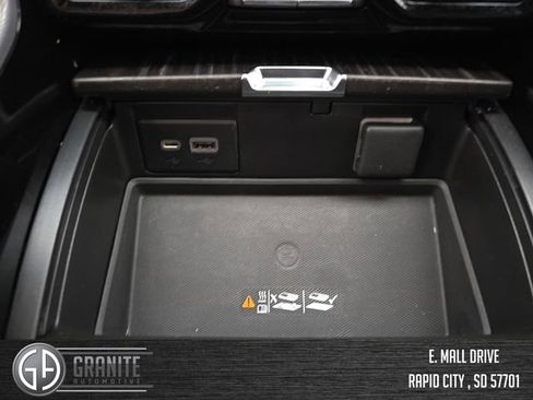 Used 2021 GMC Yukon XL Denali w/ Denali Premium Package image 36