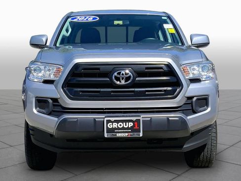 Used 2016 Toyota Tacoma SR w/ Towing Package AWD/4WD image 4