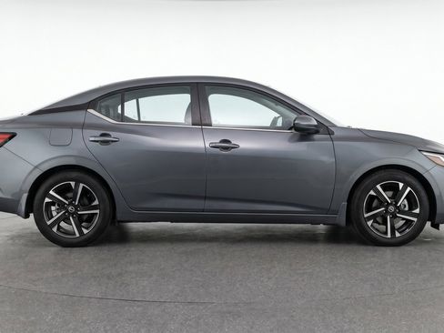 Used 2025 Nissan Sentra SV FWD image 11