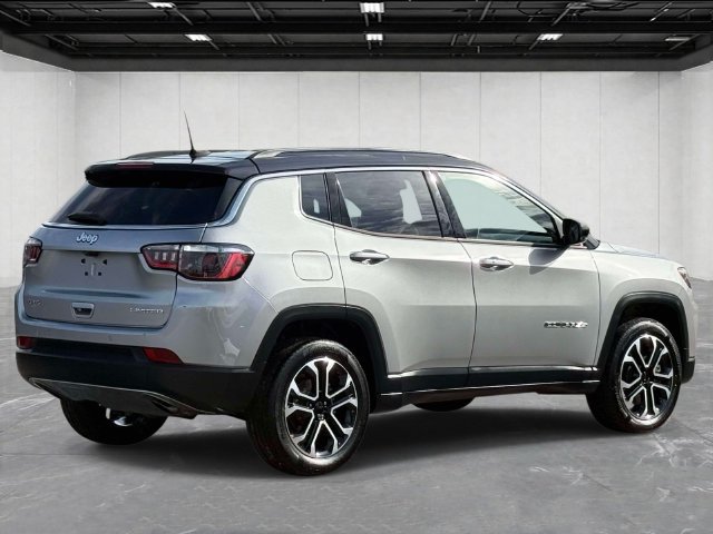 Used 2023 Jeep Compass Limited AWD/4WD image 6