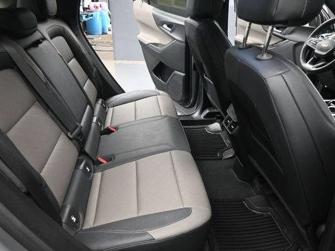 Used 2025 Chevrolet Equinox LT w/ Convenience Package II FWD image 18