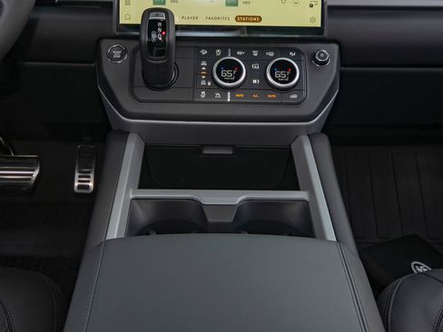New 2026 Land Rover Defender 110 X AWD/4WD image 25