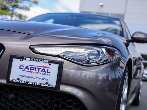 Used 2019 Alfa Romeo Giulia Ti Sport w/ Quick Order Package 22S Sport AWD/4WD image 15