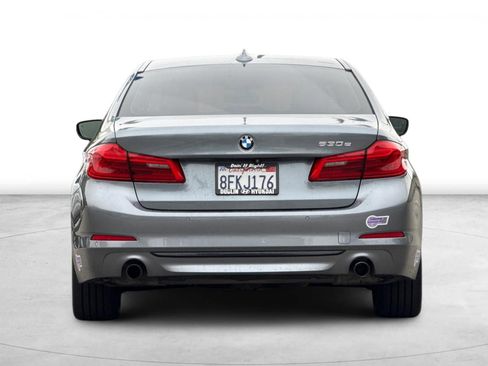 Used 2018 BMW 530e w/ Premium Package 2 image 5