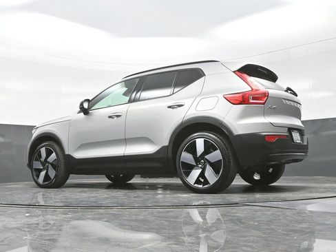 Used 2023 Volvo XC40 Recharge Ultimate image 25