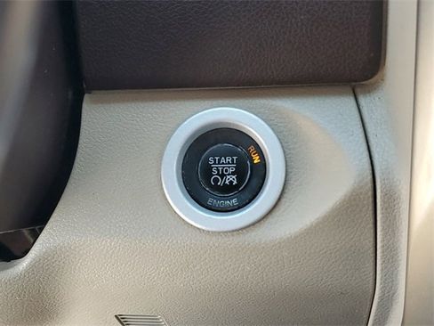 Used 2013 RAM 1500 Laramie w/ Convenience Group image 21