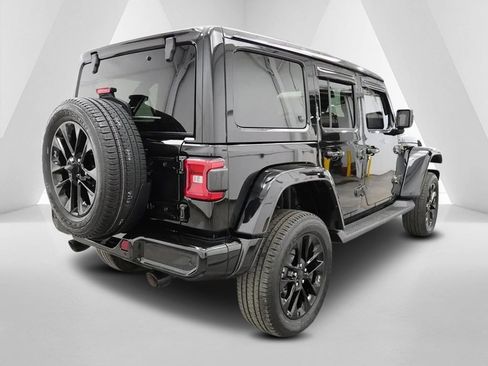 Used 2021 Jeep Wrangler Unlimited Sahara image 7