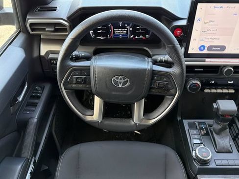 Used 2024 Toyota Tacoma TRD Sport AWD/4WD image 18