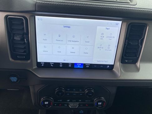 Used 2025 Ford Bronco Outer Banks w/ Sasquatch Package AWD/4WD image 12