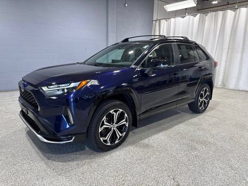 Used 2022 Toyota RAV4 XSE w/ Weather Package AWD/4WD image 4