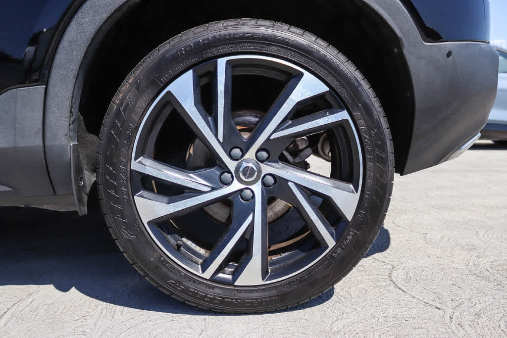 Used 2019 Volvo XC40 T5 R-Design AWD/4WD image 12