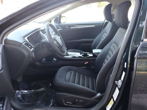Used 2014 Ford Fusion SE FWD image 19