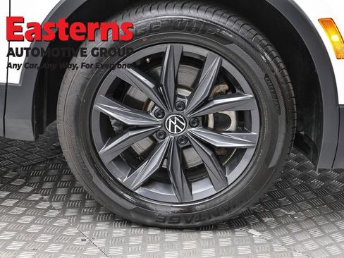 Used 2024 Volkswagen Tiguan SE FWD image 30