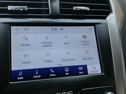 Used 2019 Ford Fusion SE FWD image 21