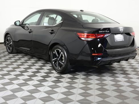 Used 2025 Nissan Sentra SV image 6