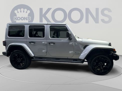 Used 2024 Jeep Wrangler Unlimited Sahara AWD/4WD image 16