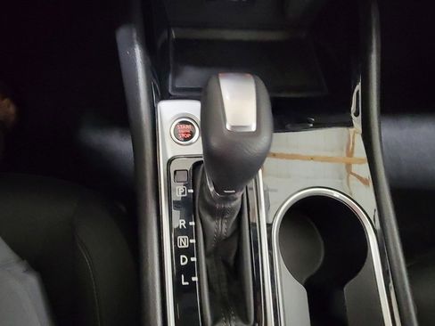 Used 2024 Nissan Altima 2.5 SV image 17