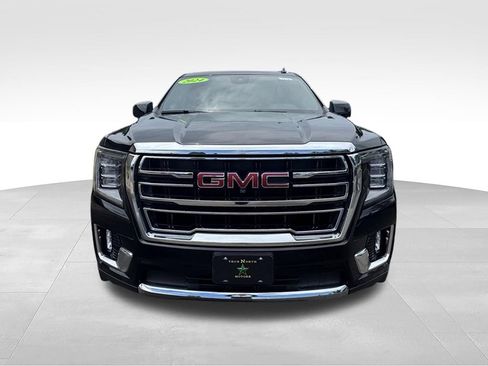 Used 2024 GMC Yukon XL SLT w/ SLT Luxury Package AWD/4WD image 3
